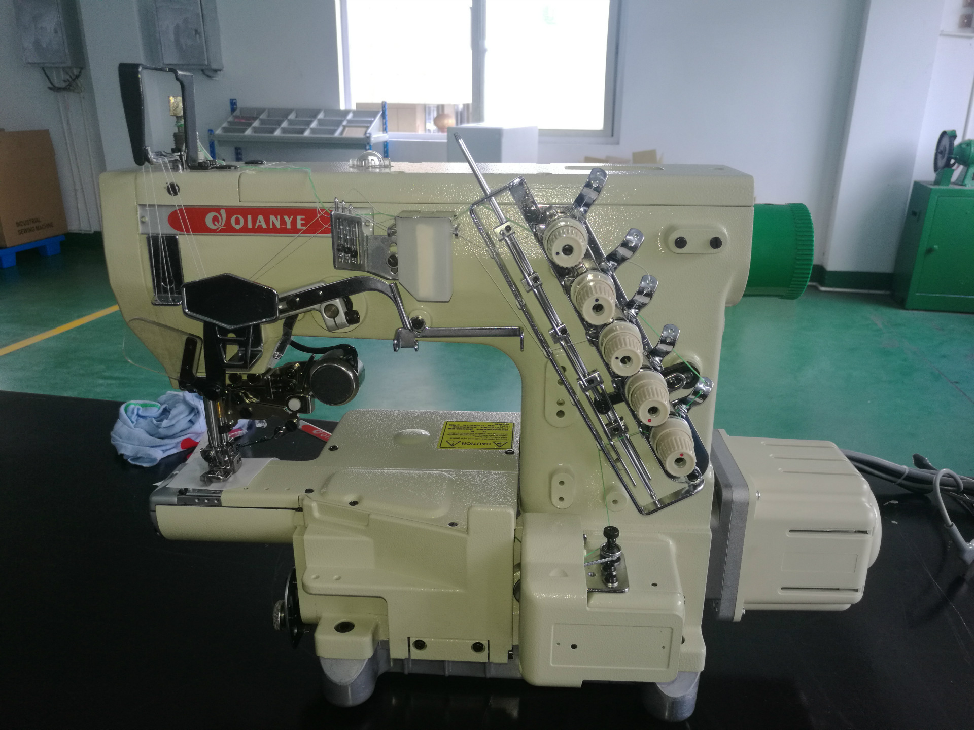 720细嘴三针五线绷缝机 横筒式787冚车 小嘴电脑自动剪线绷缝机