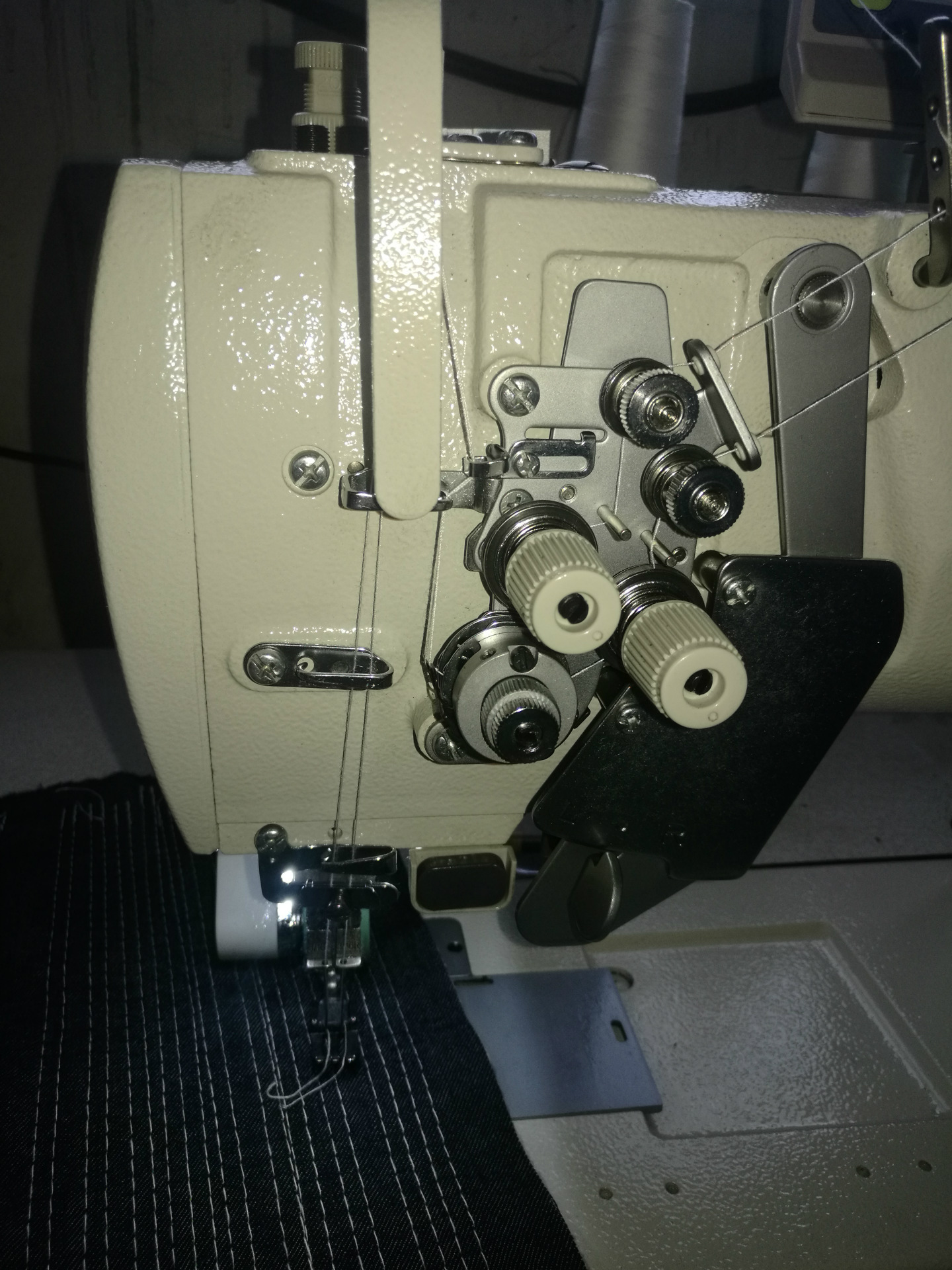 自动双针机电脑自动剪线双针缝纫机针杆分离双针车厂家直销