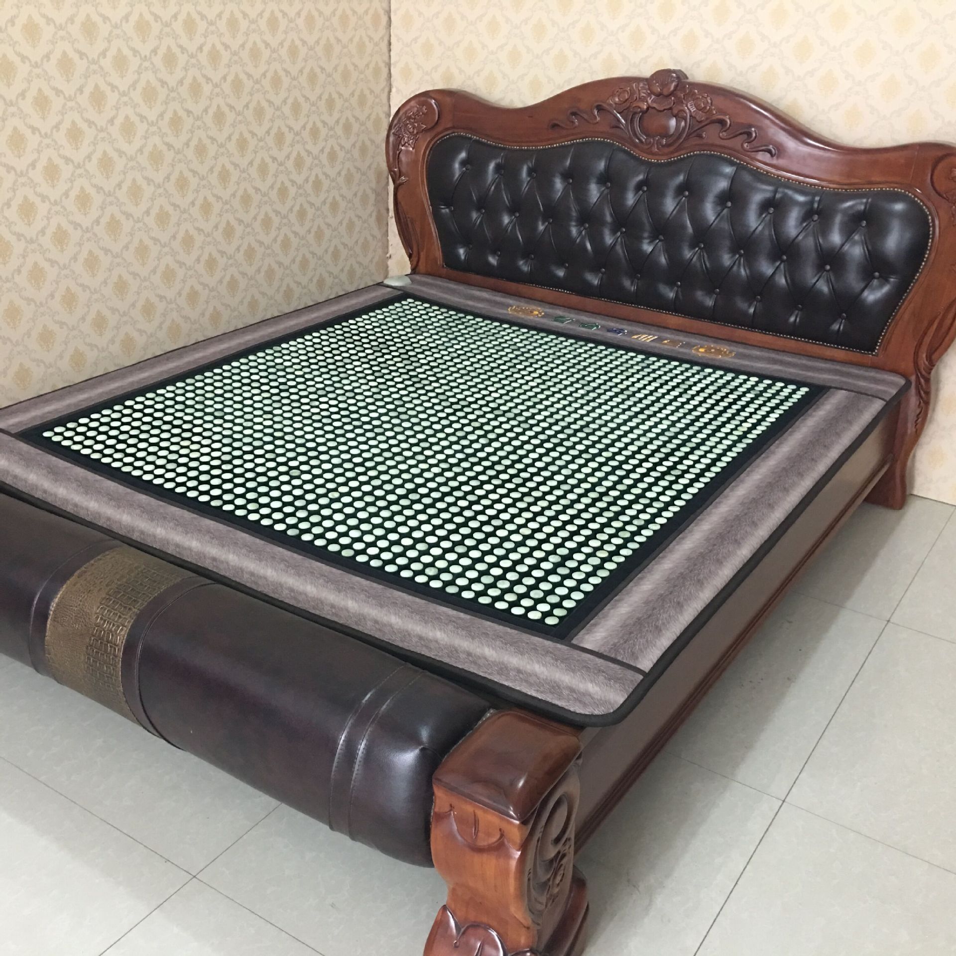 厂家批发正品岫岩玉石床垫 锗石床垫 远红外线托玛琳加热保健床垫