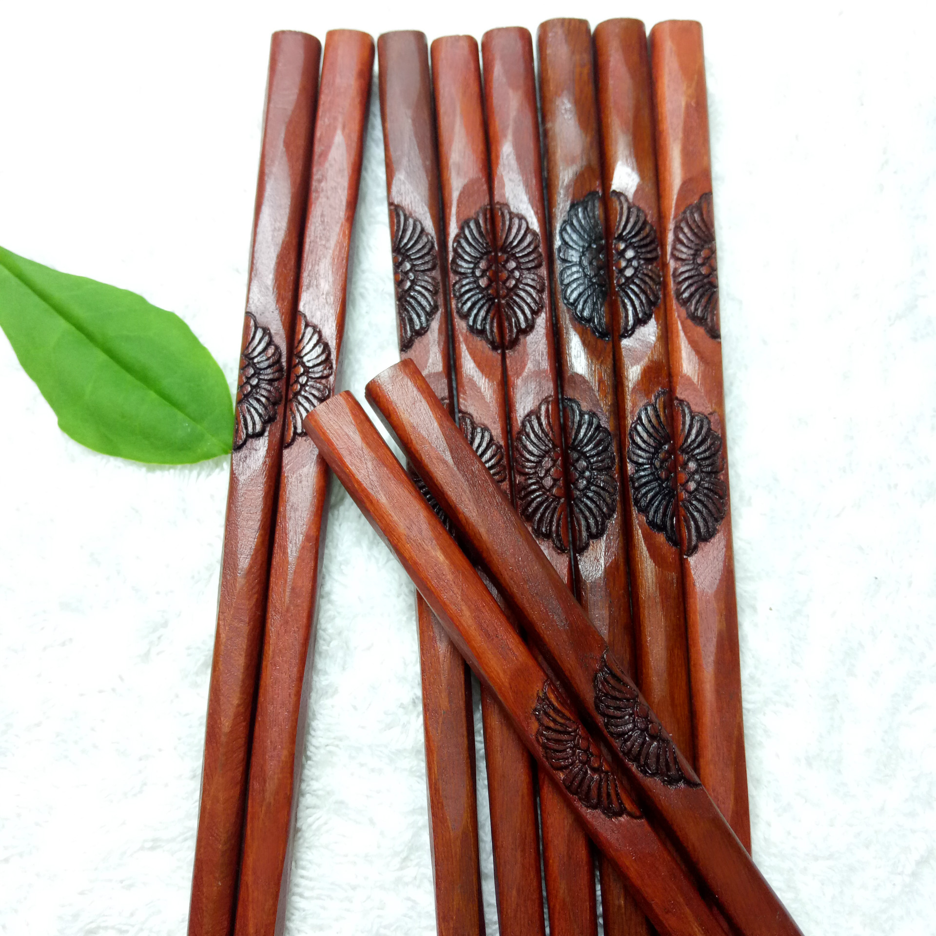 批价木制筷子手工雕刻花卉图案实木筷日式创意尖头筷可定制