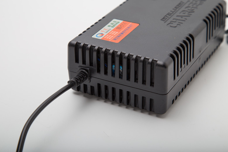 电动车智能型充电器_智能两轮电动平衡车_智能电动平衡车价格