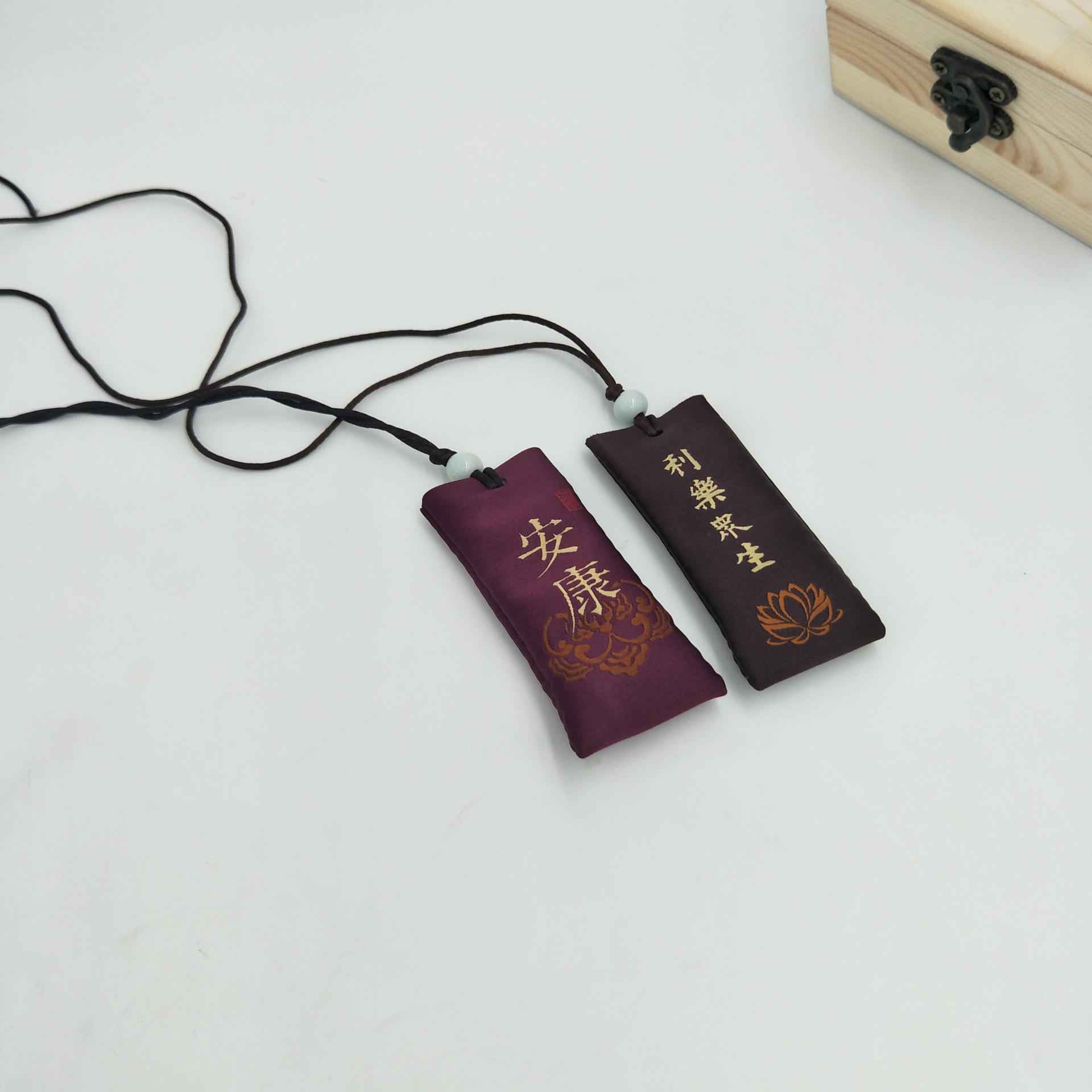 厂家直销中国风祈福香包汽车香囊挂件双面刺绣手工布艺福袋定制