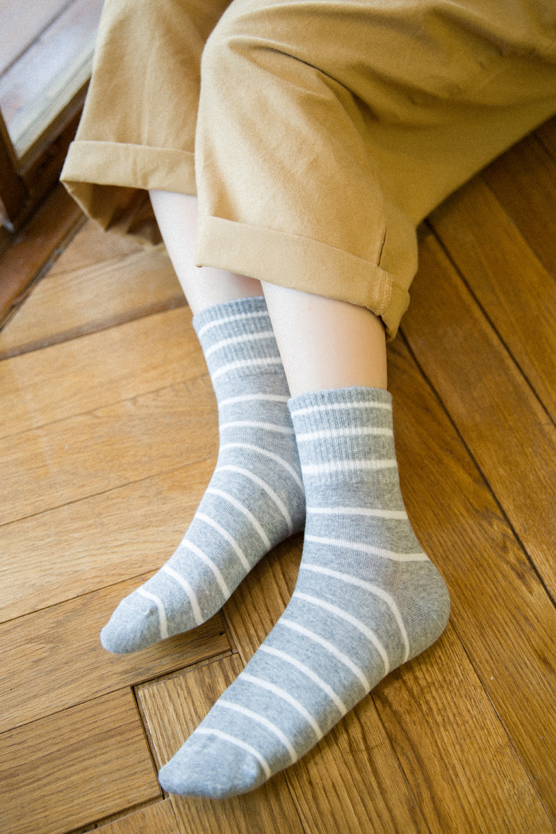 全棉女士中筒袜 横条棉袜 春夏新款百搭女士袜子复古色学生袜