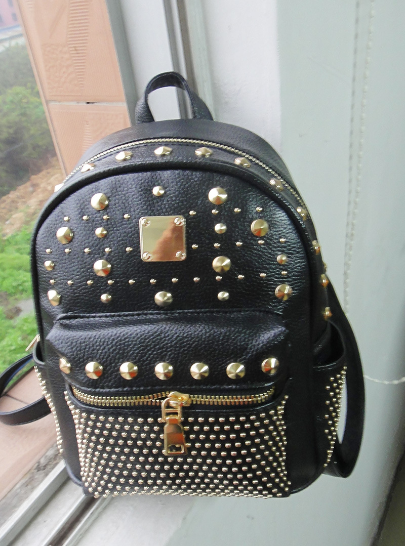 2017韩版时尚女童双肩包pu钉子背包可爱潮范简约多功能女士包包