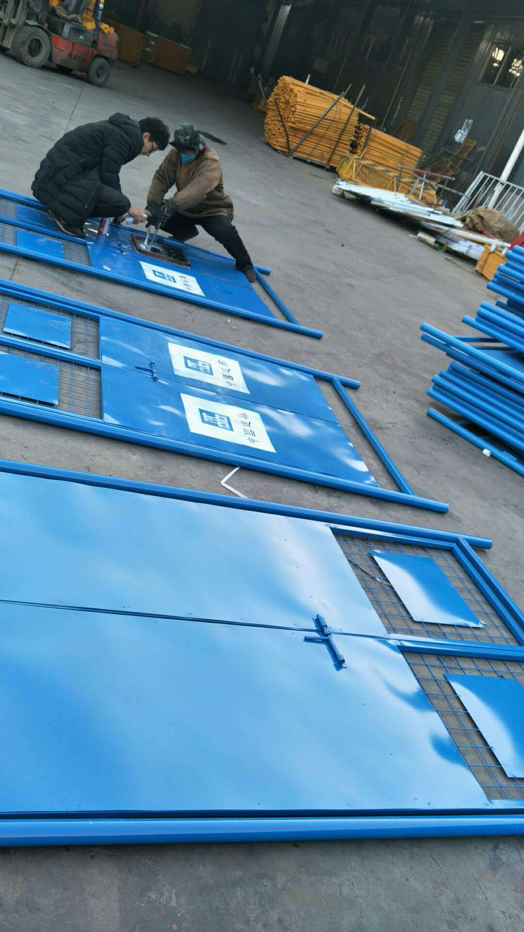 中建电梯防护门施工电梯防护门升降机人货梯安全门电梯井口安全门