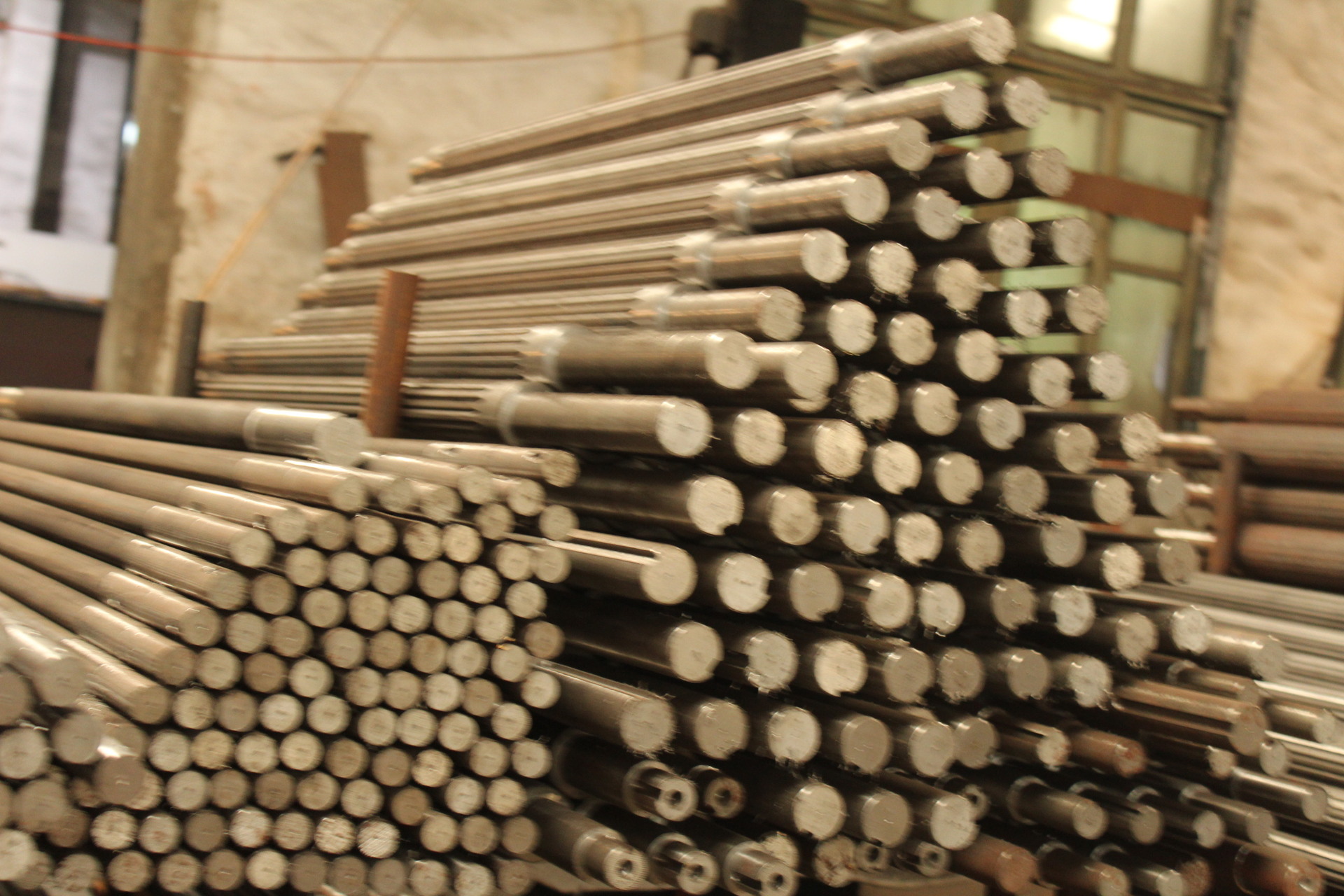 梳棉机喂棉罗拉.有直槽的,有菱形锯齿的.厂家直销,可以定制.