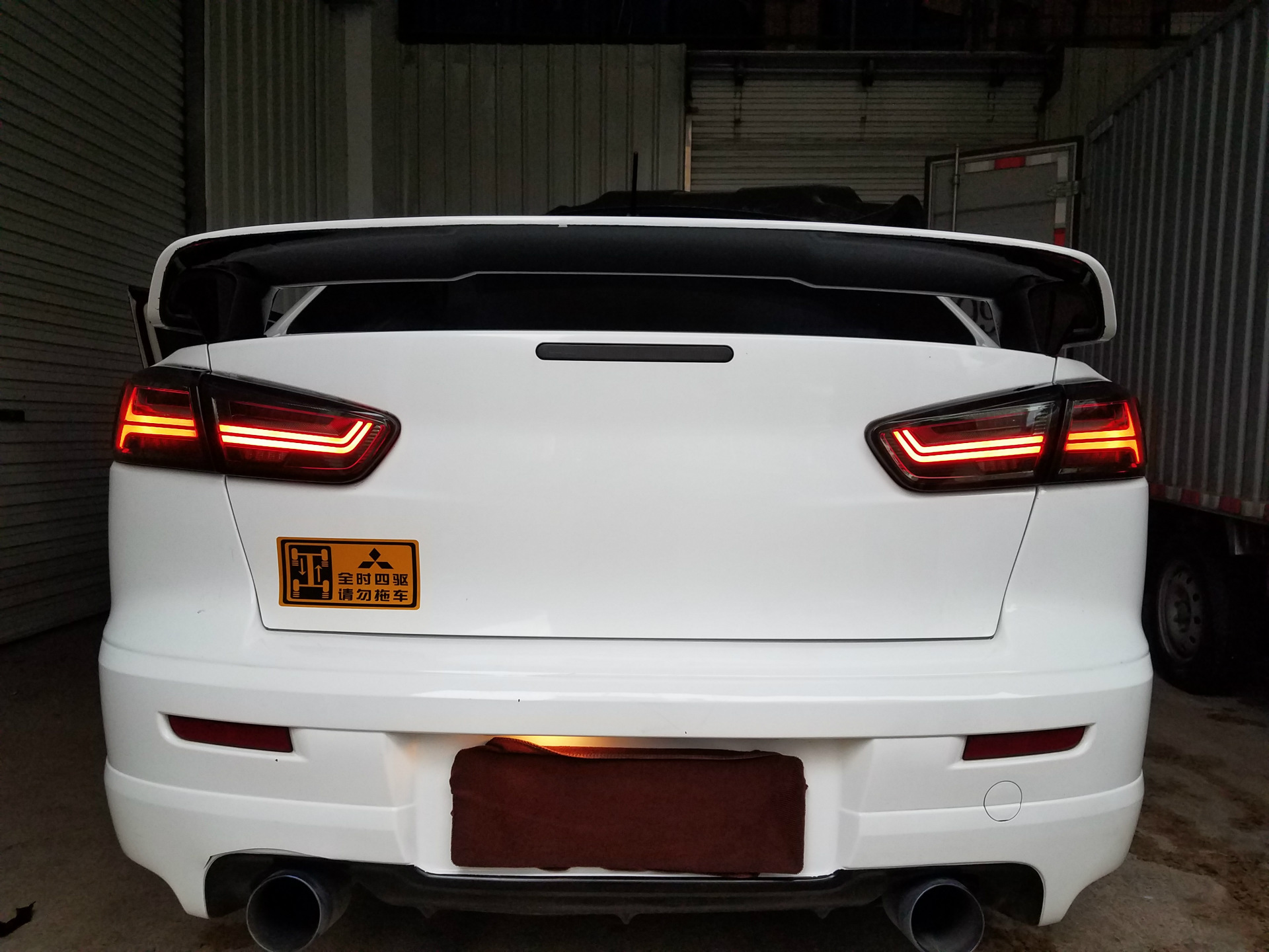 适用于三菱翼神尾灯总成翼神led尾灯流光转向灯汽车led尾灯行车灯