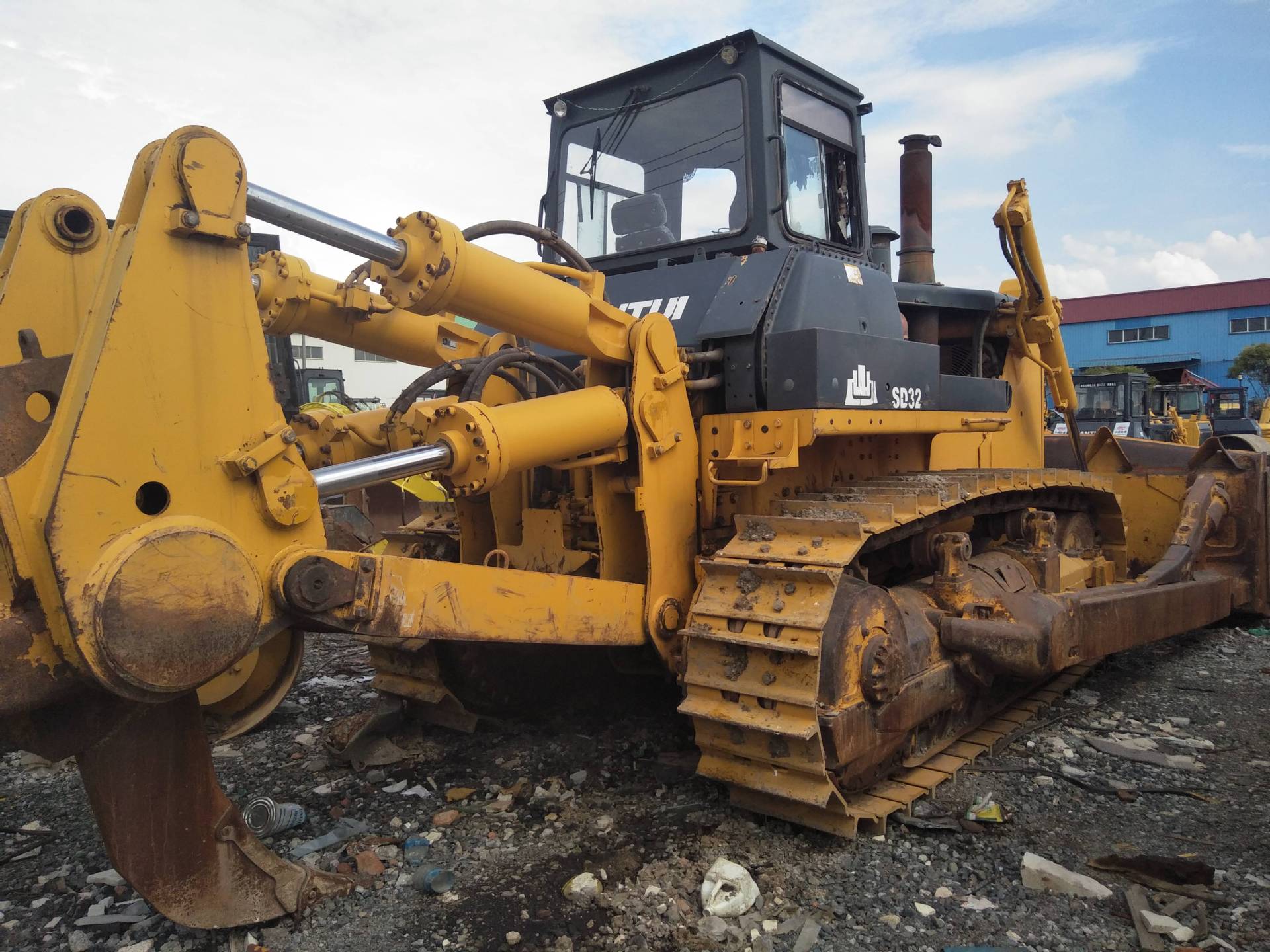 二手山推320推土机,山推sd32推土机
