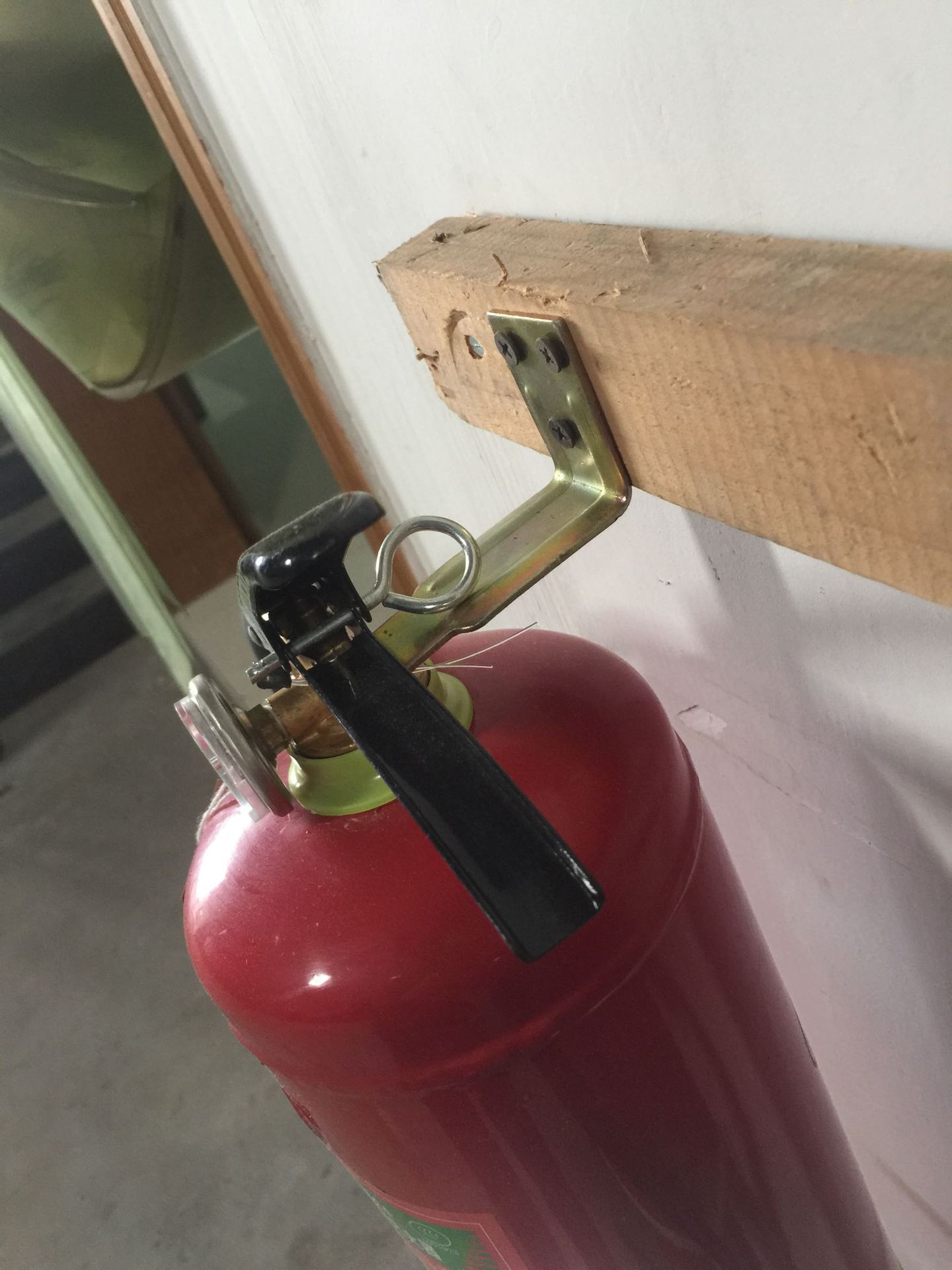批发水基/干粉灭火器配件1kg到4kg挂钩 挂片 三角片简易挂墙支架