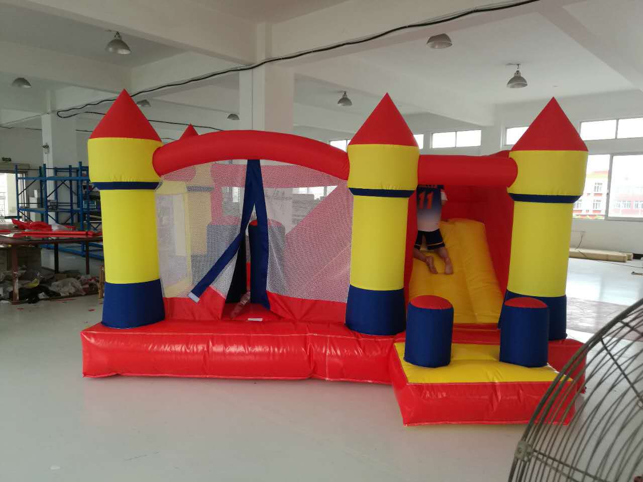 (现货)充气跳床 充气蹦蹦床 牛津布跳床气模 儿童充气游乐设施