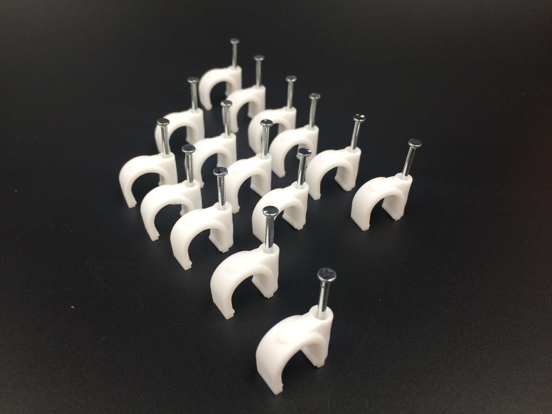 厂家直销 供应12mm线钉线卡线扣 pe 高碳钢钉线卡固定墙钉批发