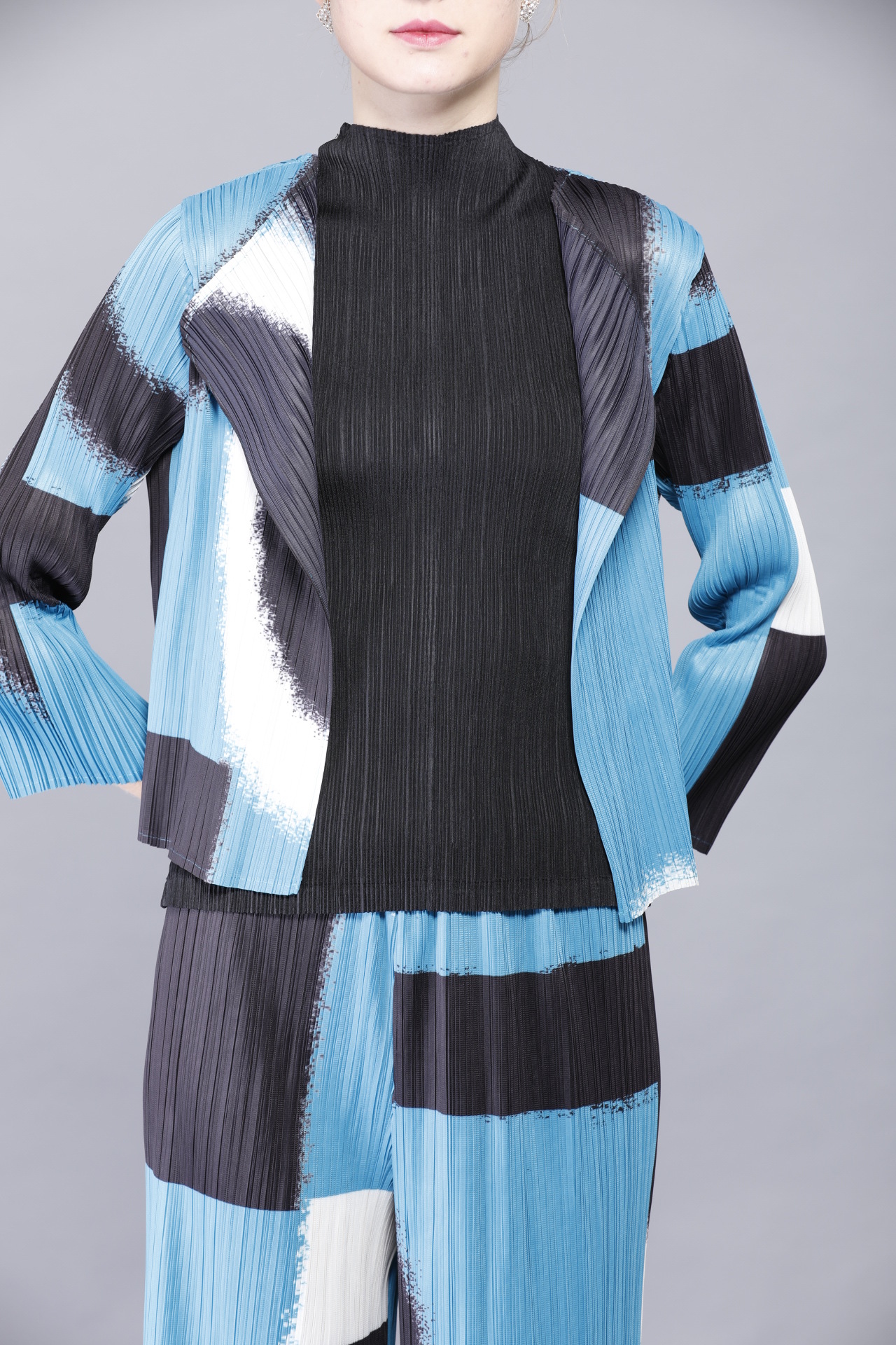 2017春季三宅印染褶衣套装一生褶皱系列九分袖翻领外套 阔腿裤