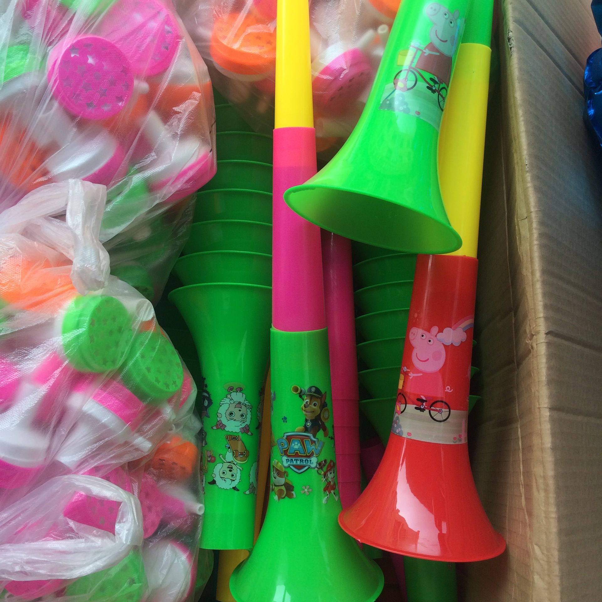 三节伸缩喇叭小球迷助威道具塑料大号喇叭伸缩地摊夜市2元店地推