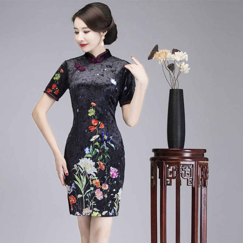 新款修身显瘦宴会走秀丝绒短袖马蹄袖短款复古旗袍(货号 ytg8001)