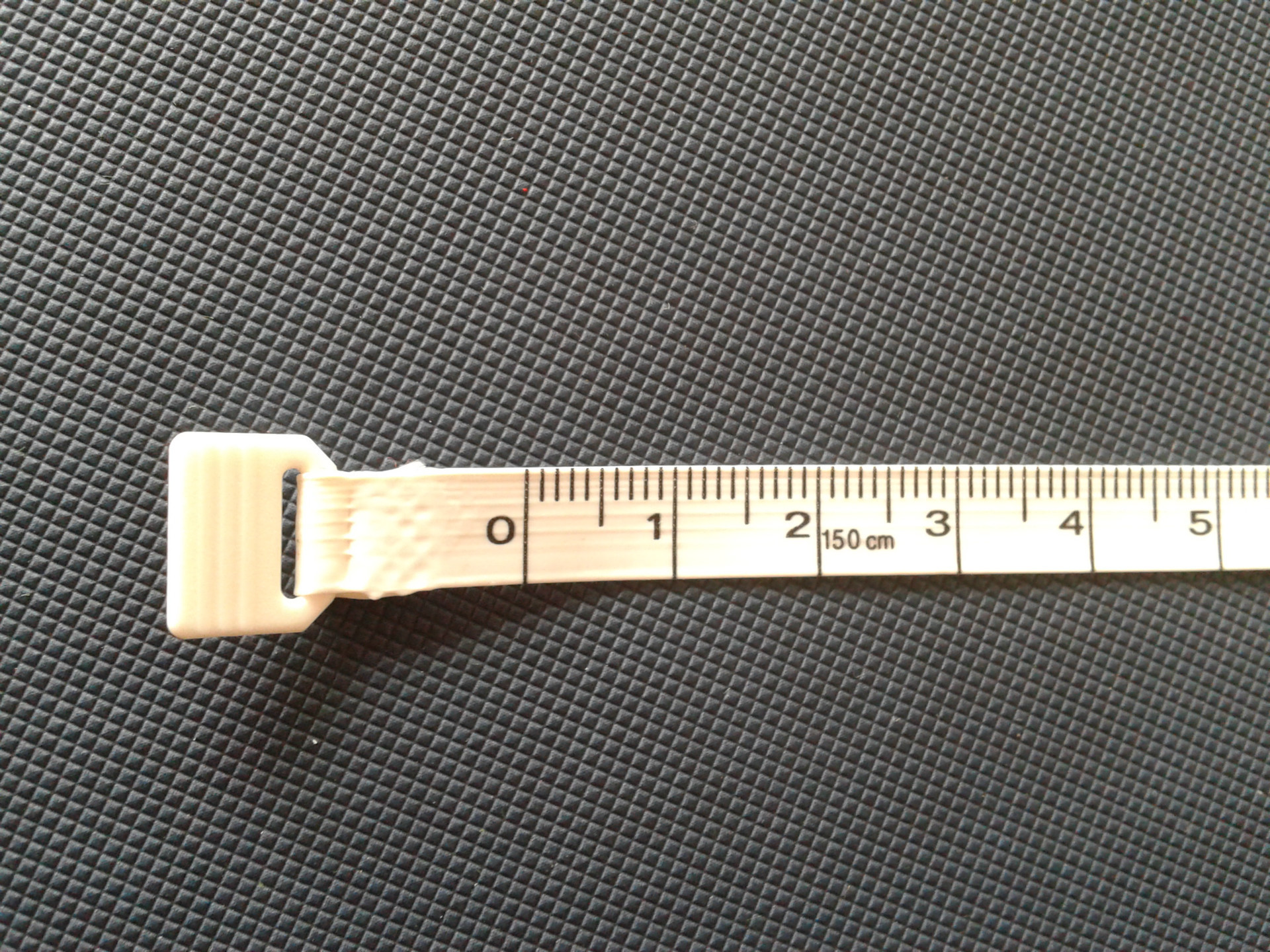 5m2m塑料圆形软尺 3000只起订包印logo  双面刻度:尺子一面为厘米,总