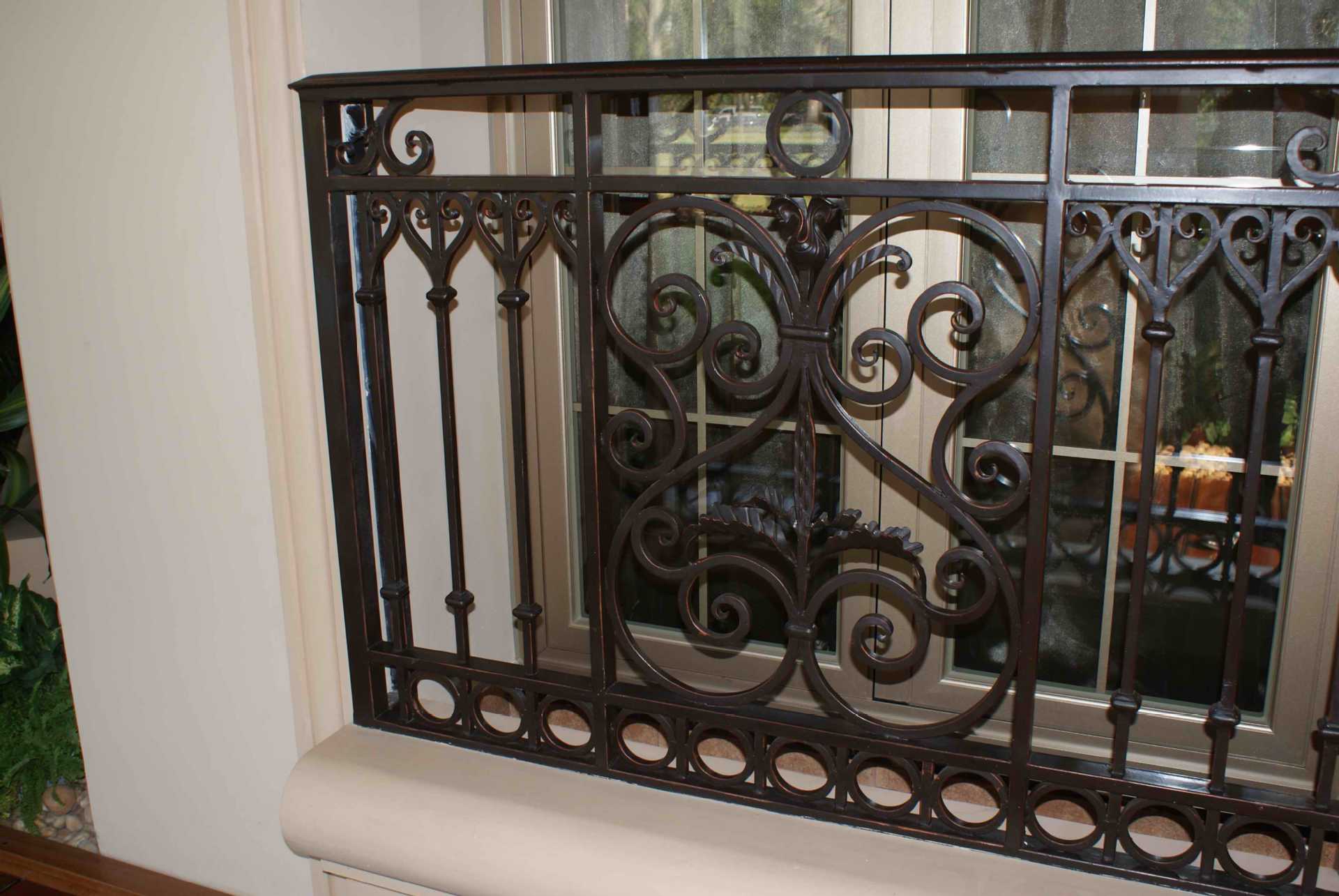 热镀锌超强防锈的室内铁艺阳台栏杆ebr131 专业加工锻造铁艺护栏