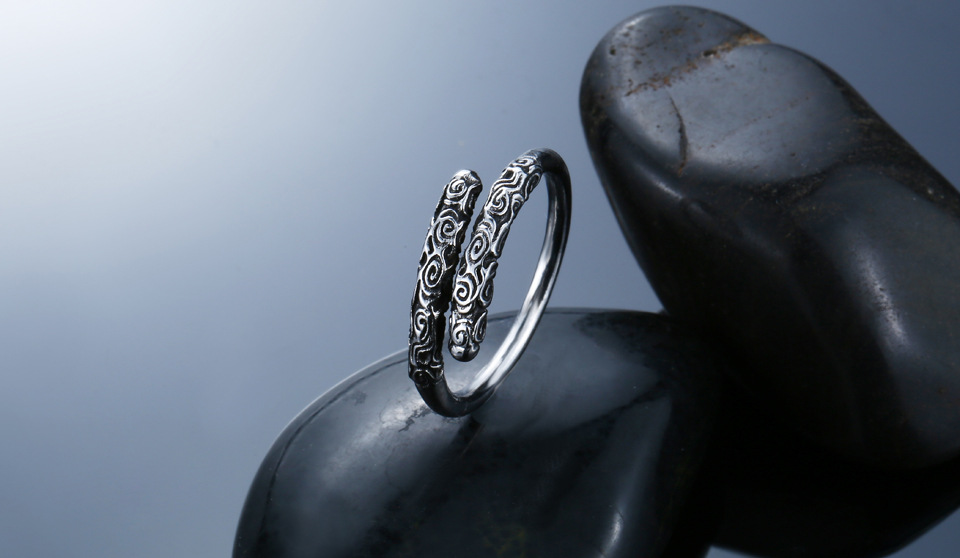 beier民族风饰品批发 钛钢情侣戒指 男女个性开口雕花金箍棒指环