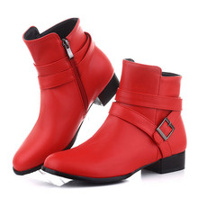 速卖通现制秋冬靴子英伦时尚皮带扣马丁靴舒适低跟女鞋40414243码