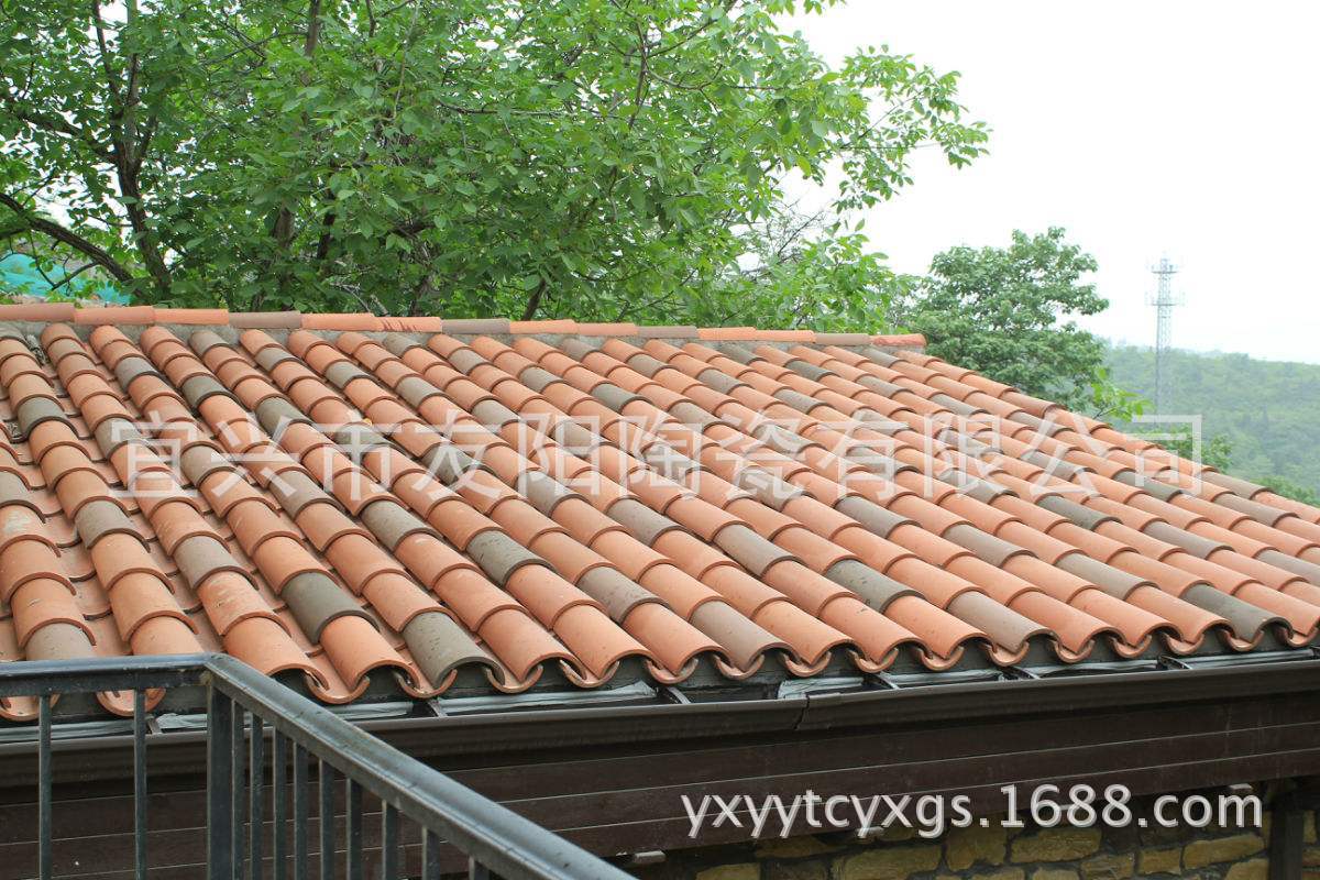 颜色红色棕色特殊功能防水孔洞率咨询(%)适用范围屋面品牌友阳产地