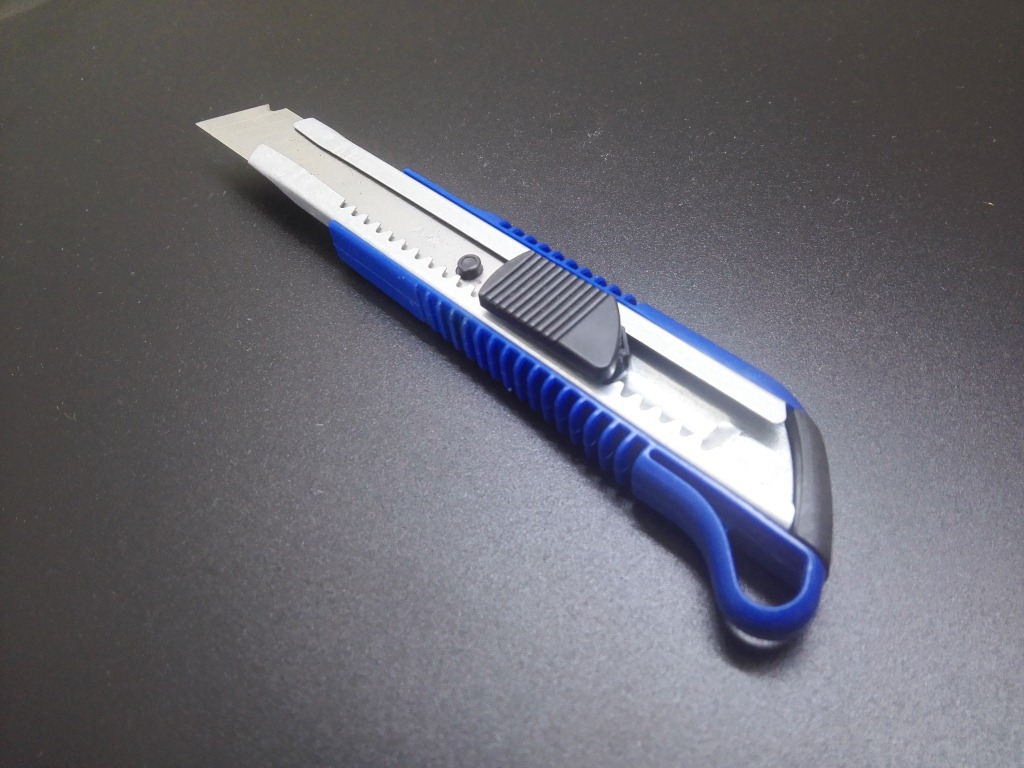 大号美工刀金属壁纸墙纸割纸刀办公裁纸刀文具美术手工刀开箱刀