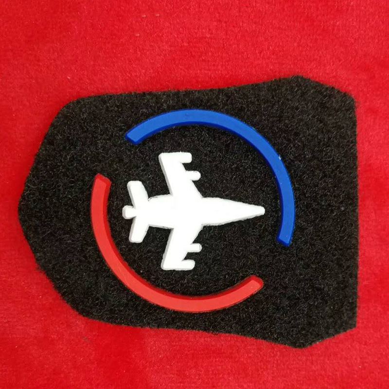 滴塑pvc绒布压滴塑 pvc服装商标 软橡胶商标