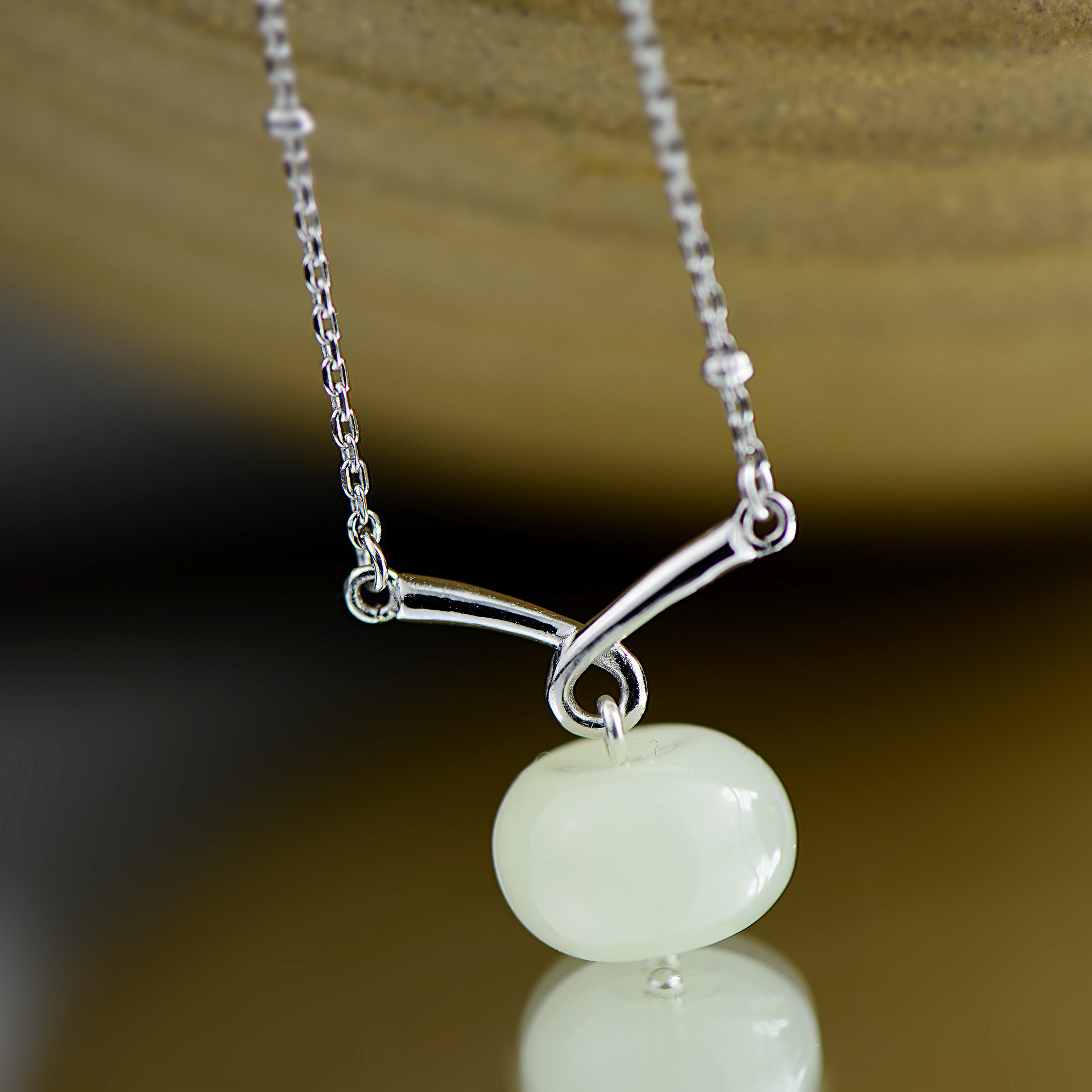 跨境新品白玉吊坠苹果女士项链s925银精美时尚潮锁骨链小巧吊坠