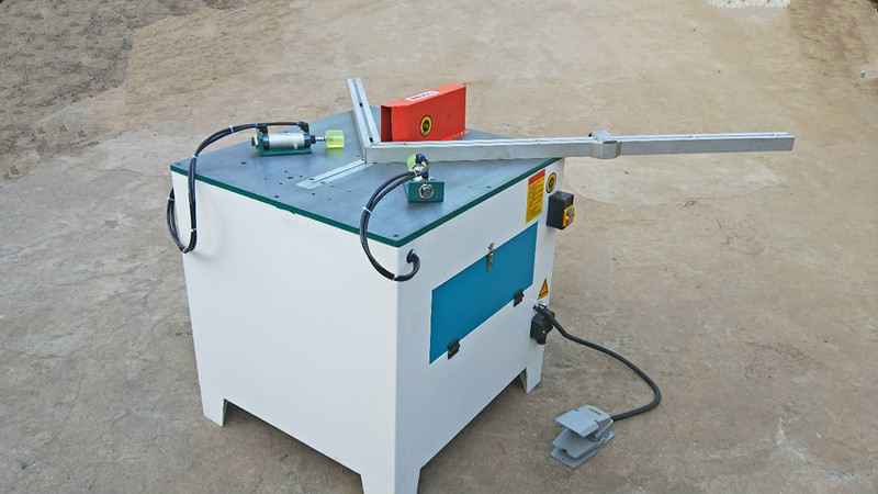 厂家热卖木工机械mj-1009气动压料铝木单锯切角机