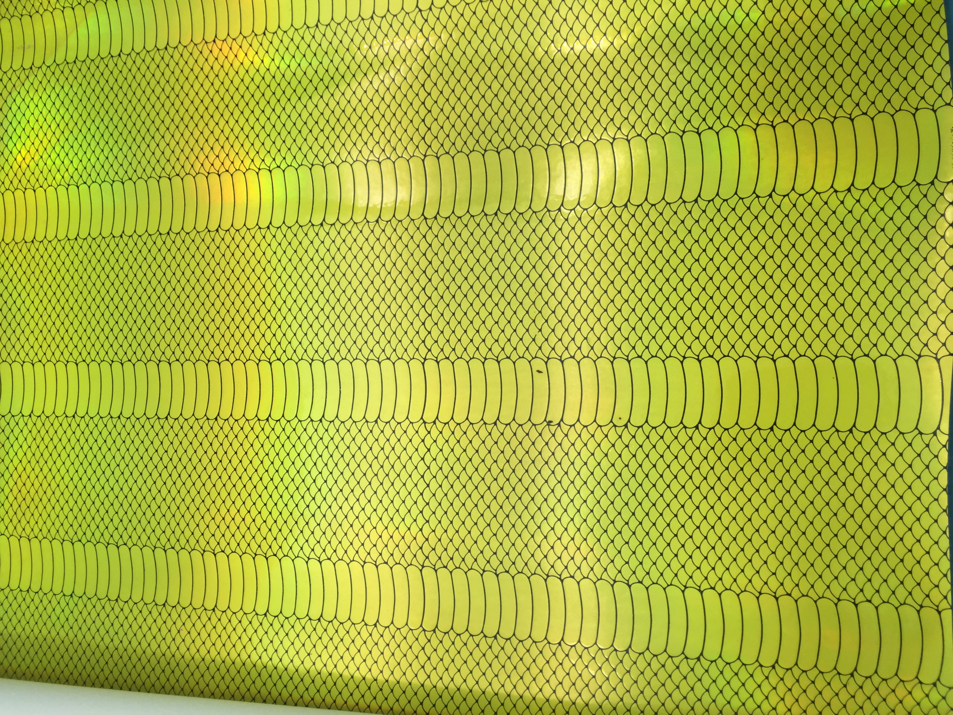 厂家直销镜面皮革pu软包硬包幻彩镭射pu蟒蛇纹皮料蛇纹蛇皮pu面料