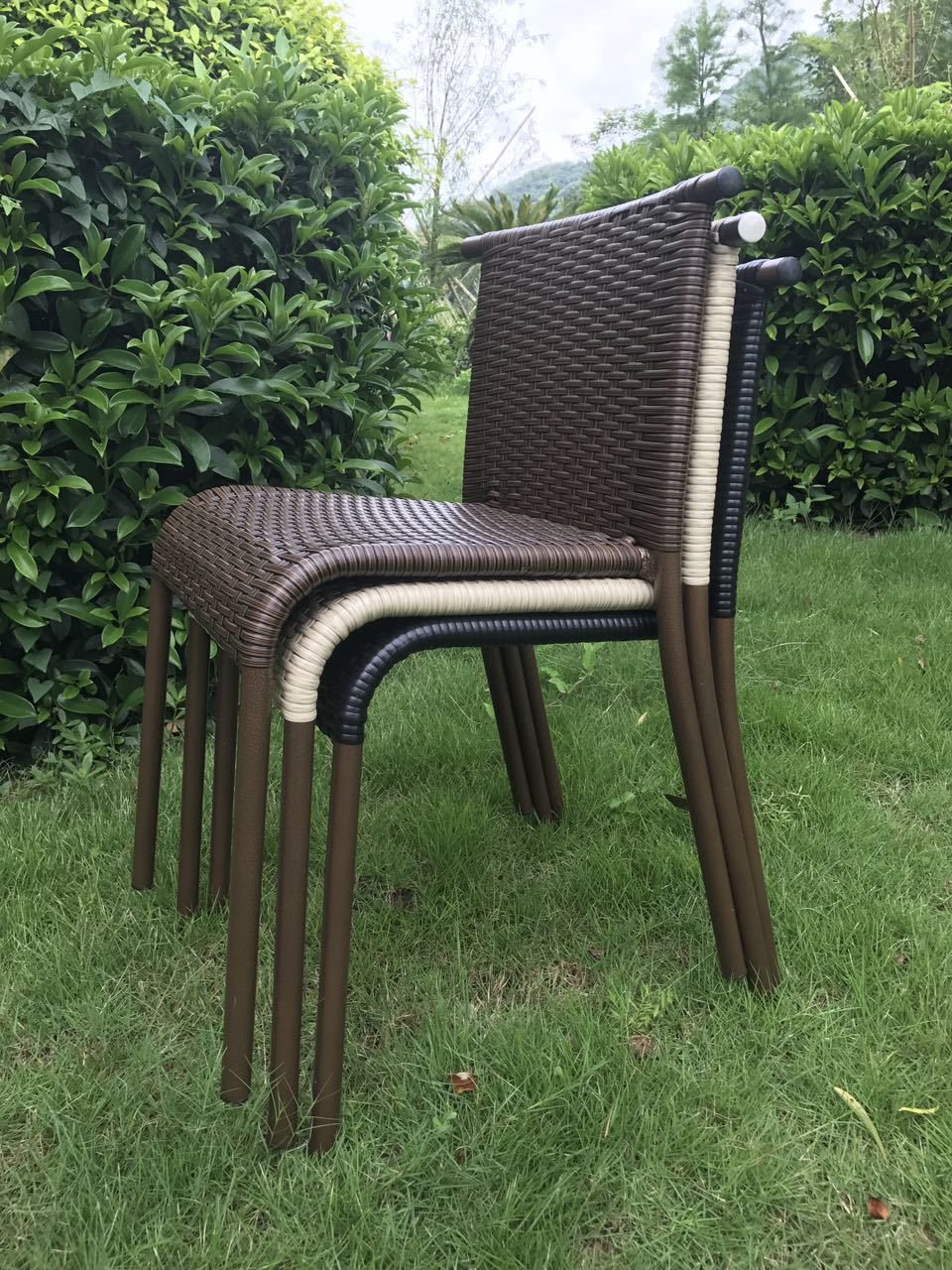 新款五金塑料牛角藤椅户外家具花园阳台藤椅奶茶店咖啡厅露天藤椅
