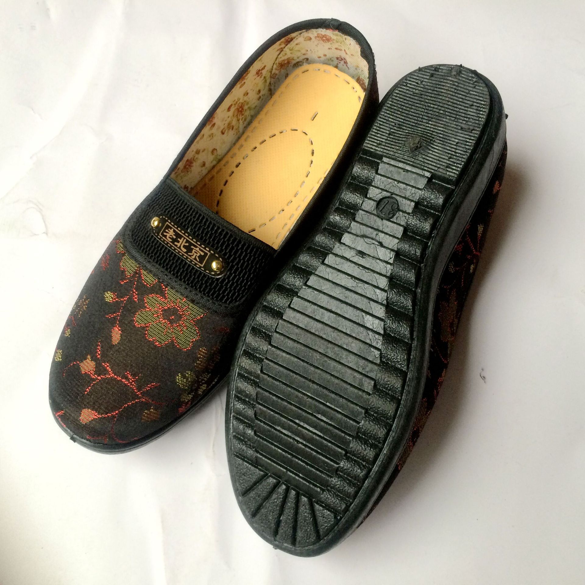 厂家直销尾货处理清仓批发老北京布鞋妈妈鞋中老年百褶巾女布鞋