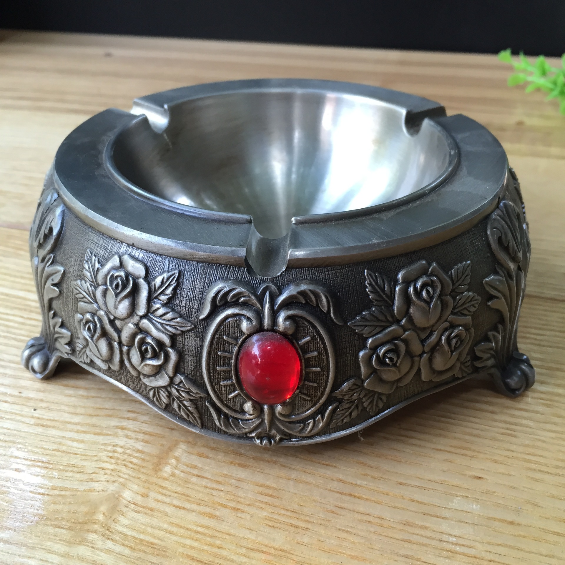 厂家直销批发零售做旧仿老古玩纯泰银仿银烟灰缸摆件收藏件工艺