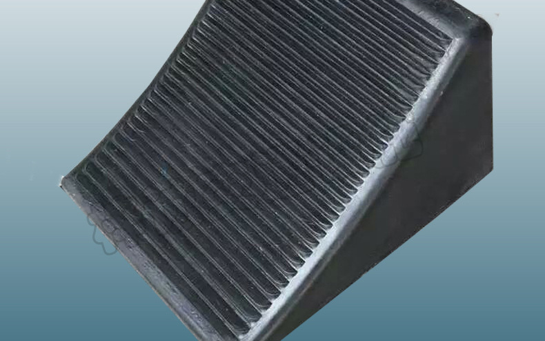 大车橡胶车轮止滑器 阻挡器 三角木 挡车轮阻塞器 挡轮垫