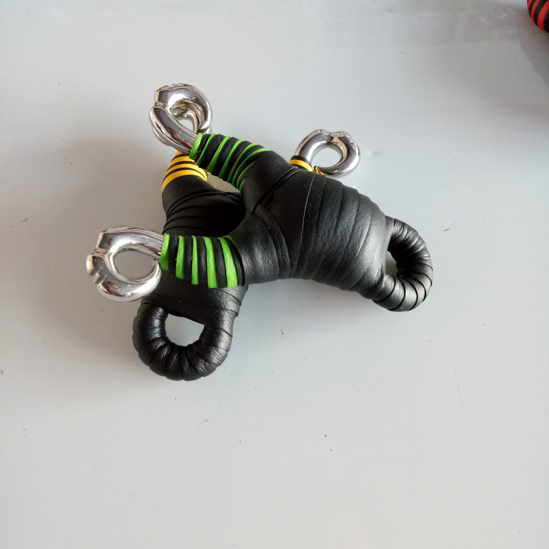 厂家直销 钛钢不锈钢藏羚羊弹弓 传统竞技弹弓带准星户外野营弹弓