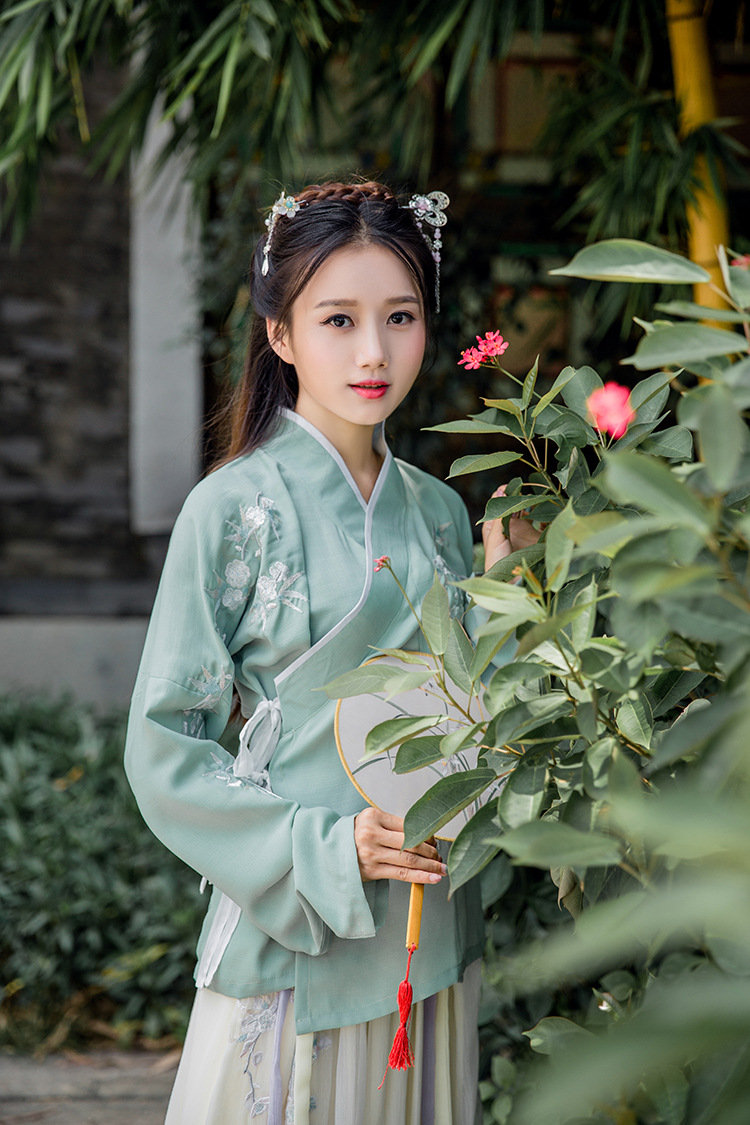 包邮慕梅声传统汉服女交领襦裙中国风日常梅花绣花齐腰0821