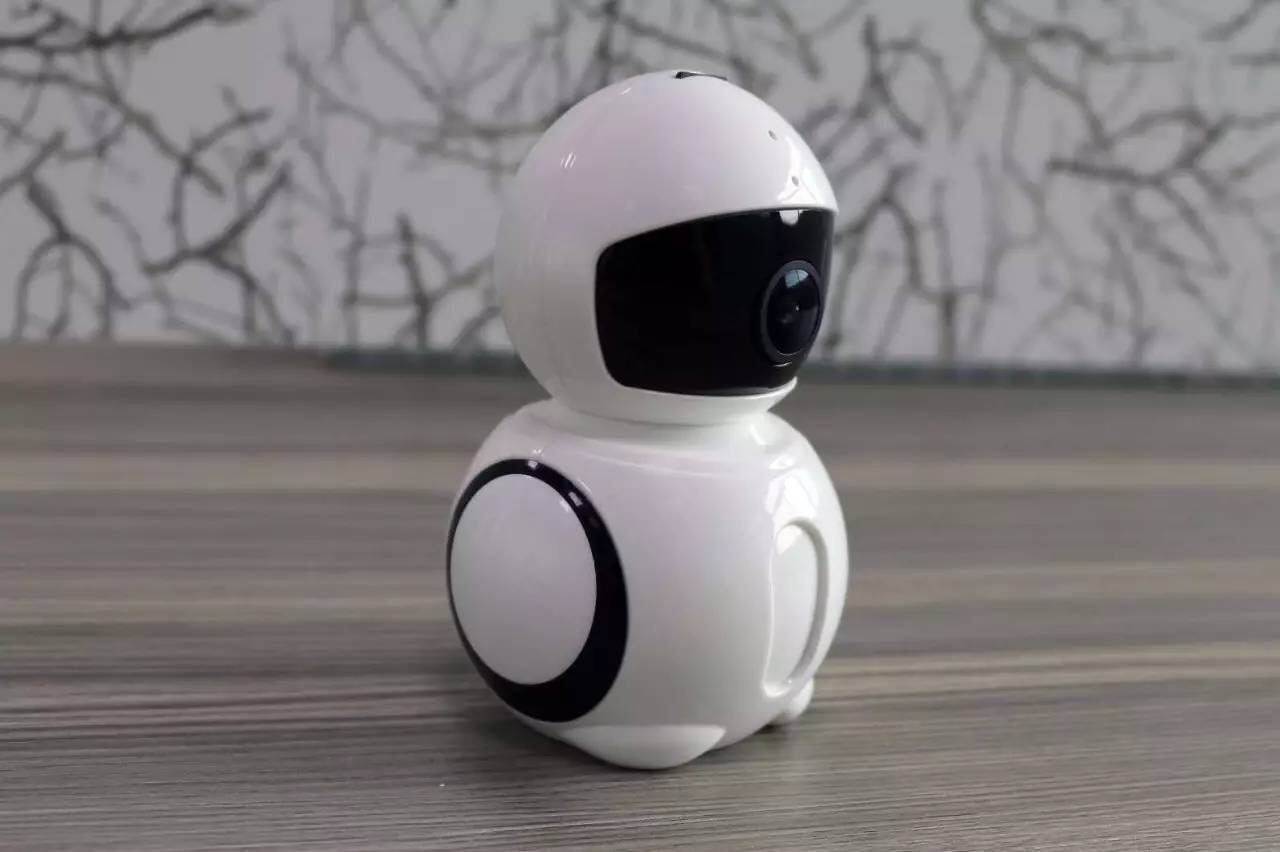 vr无线wifi监控机器人太空人外观200万红外夜视家用室内监控摄像