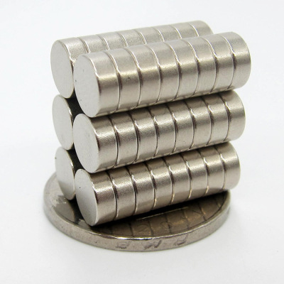 厂家热销钕铁硼磁铁磁钢强磁 强力磁铁 圆形方形可定做7.05x2.