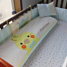 工厂直销 卡通可爱黄小鸡婴幼绣花床品六件套 儿童被子 床围 枕头