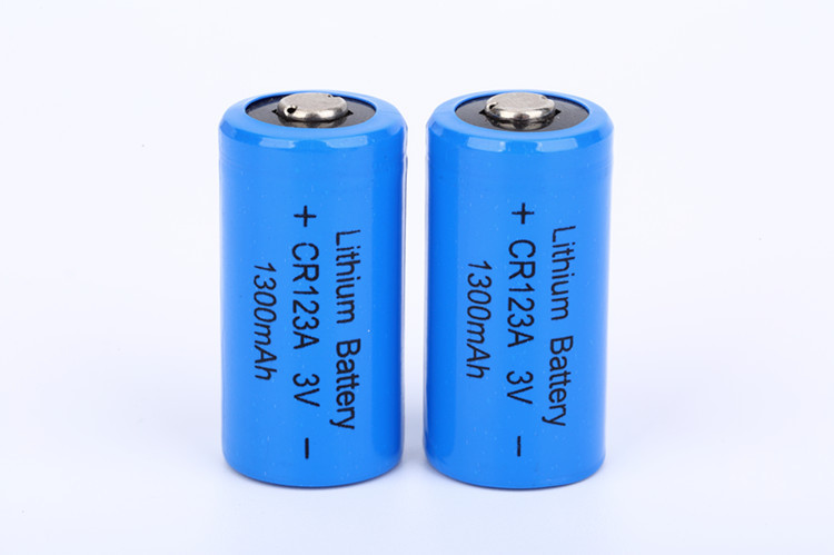 厂家批发锂锰cr123a电池 3v 1300毫安 摄像机 数码相机专用电池
