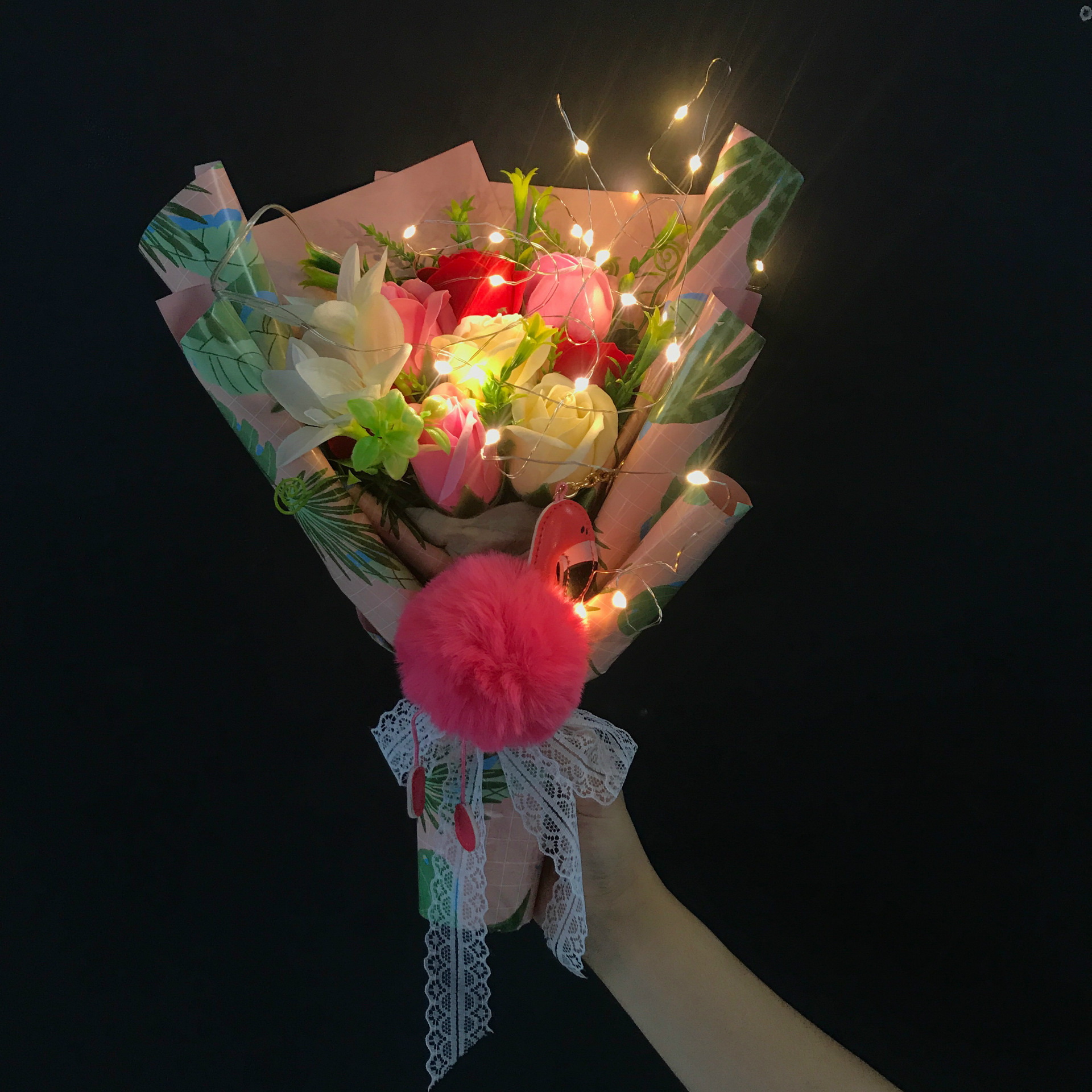 创意七夕情人节仿真花火烈鸟手捧玫瑰led灯送女友生日礼物香皂花