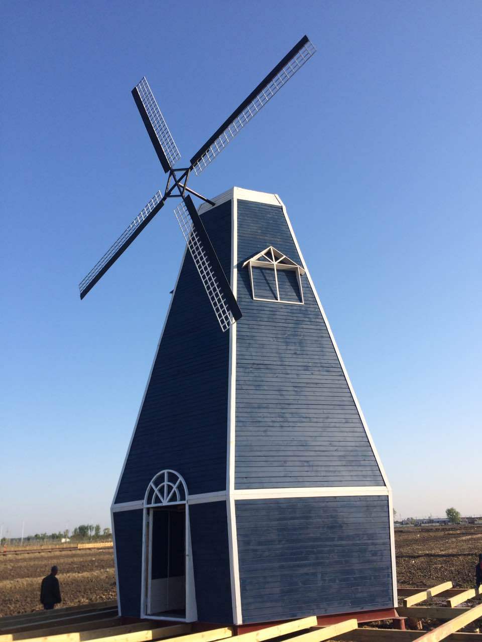 大型户外景区展览道具荷兰风车防腐木景观风车电动田园风车水车