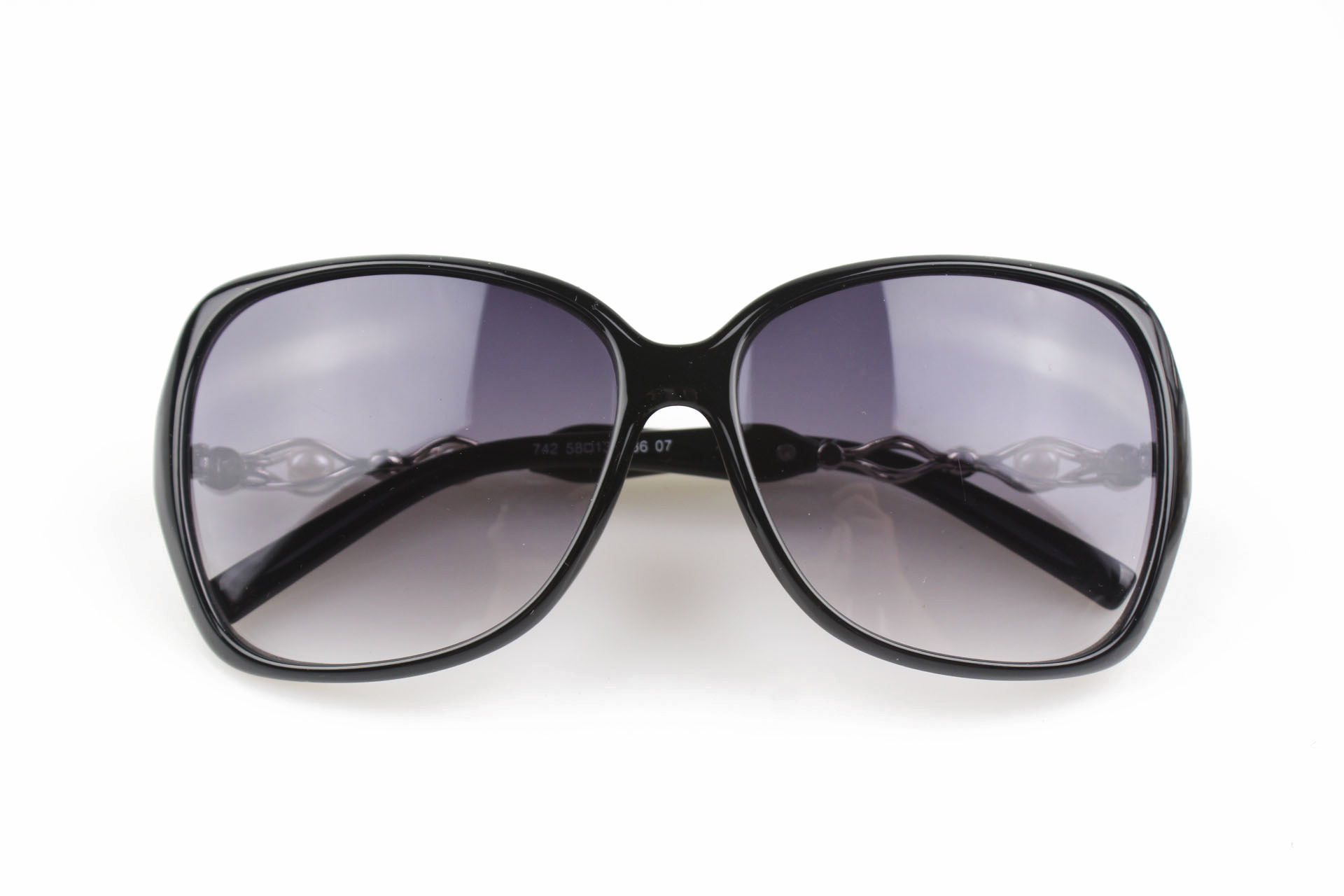 pc塑胶偏光女士太阳镜 女款墨镜百款混批 时尚地摊太阳眼镜