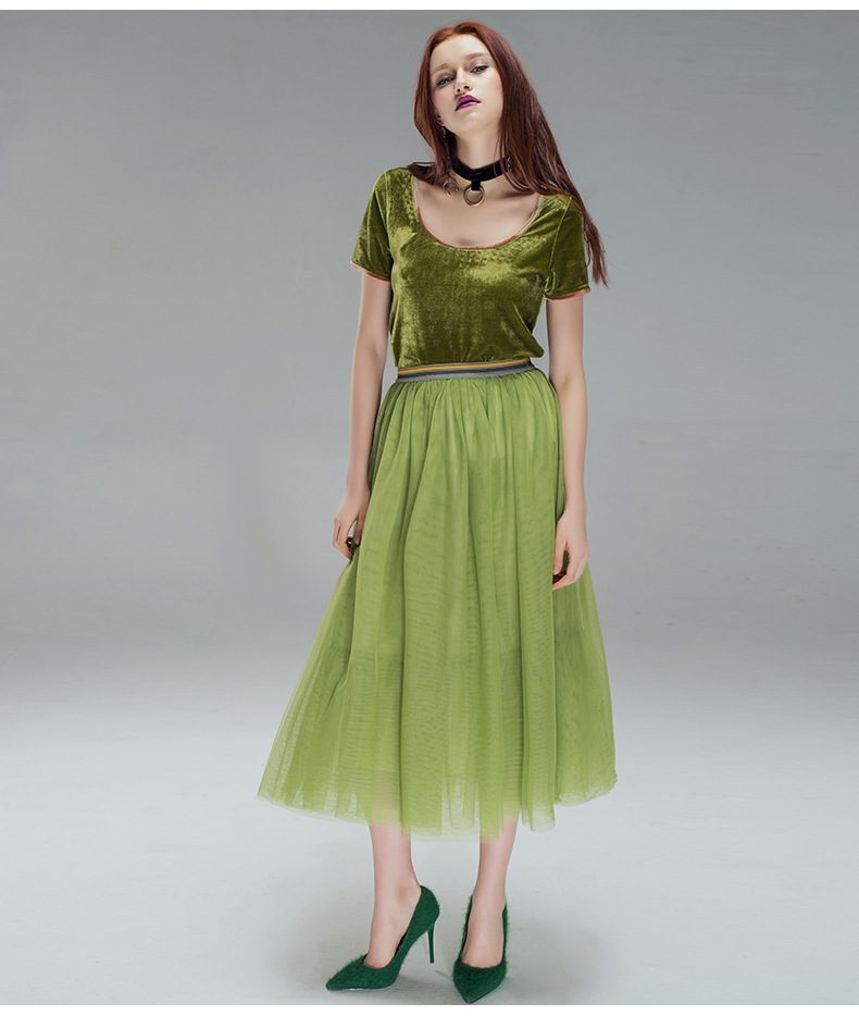 2020春夏新款复古风圆领绿色金丝绒多穿连体衣修身上衣潮128