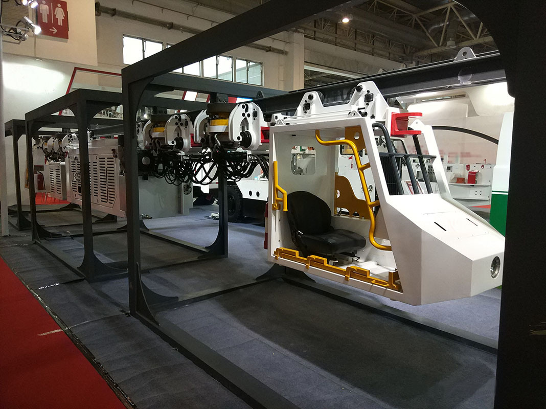 适用范围: 防爆柴油机单轨吊车主要在煤矿井下用于运输散料,人员