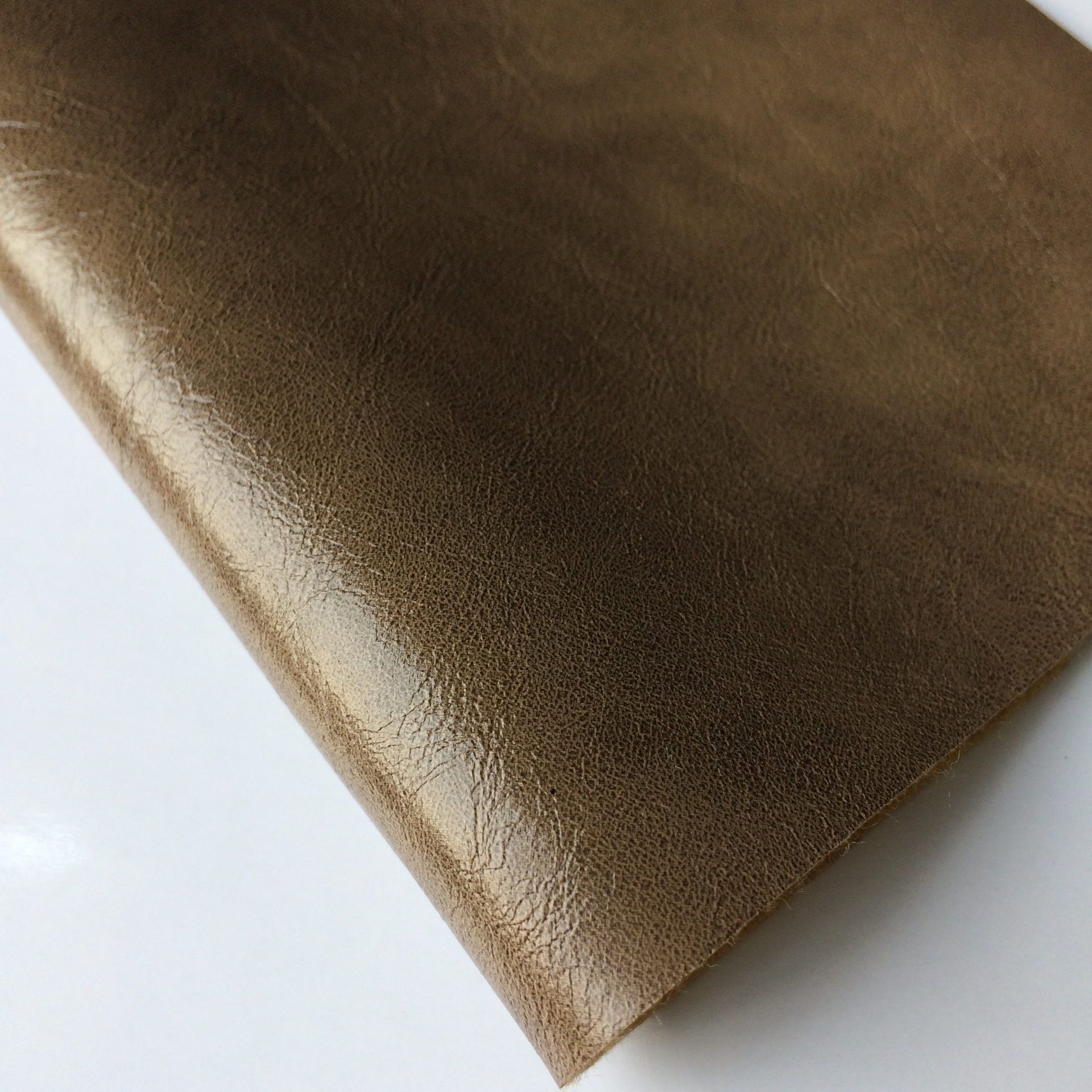 厂家优质现货批发 油蜡皮皮革面料 油皮皮料 人造革软包面料