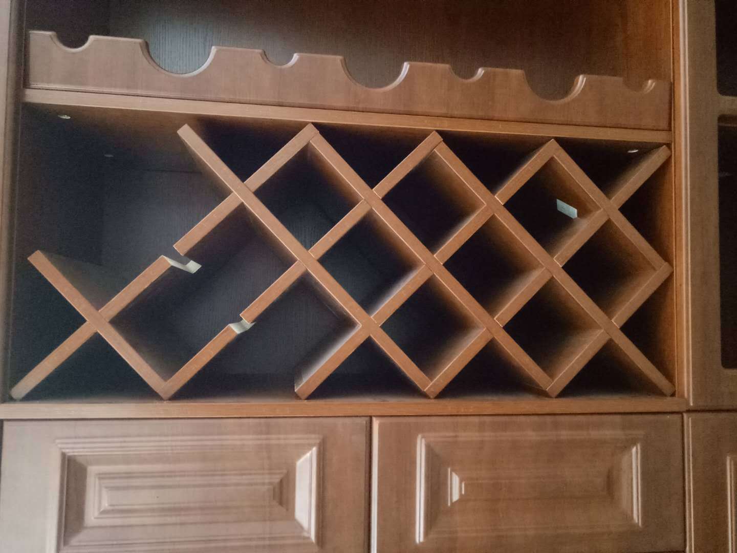 餐厅客厅酒柜开槽型酒格实木多层板 酒格子酒插菱形红酒格酒插