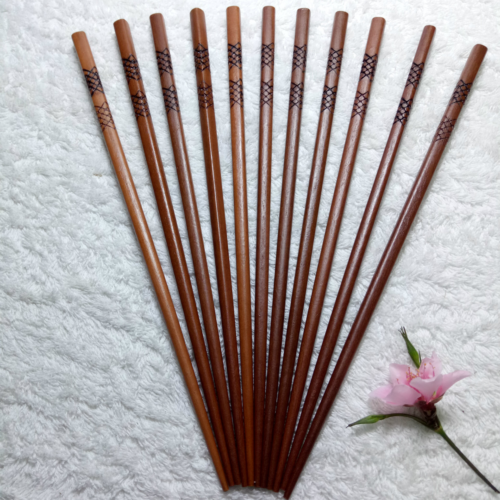 厂家批发 中式木筷子磨花圆头创意筷子酒店家用餐具可定制