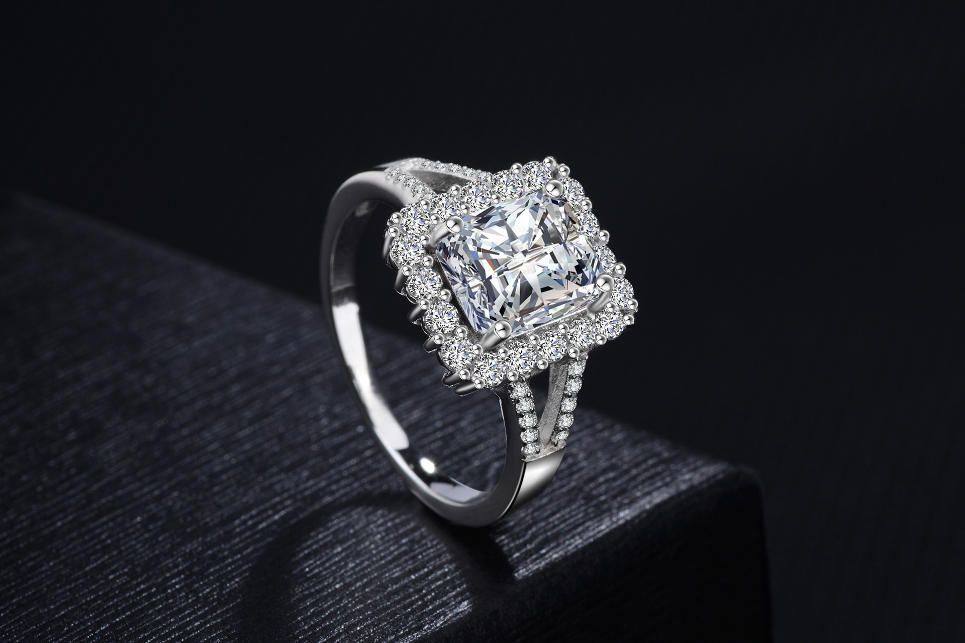 jz084夸张欧美系女款女士大克拉钻戒镀白金求婚长方形仿真钻戒指