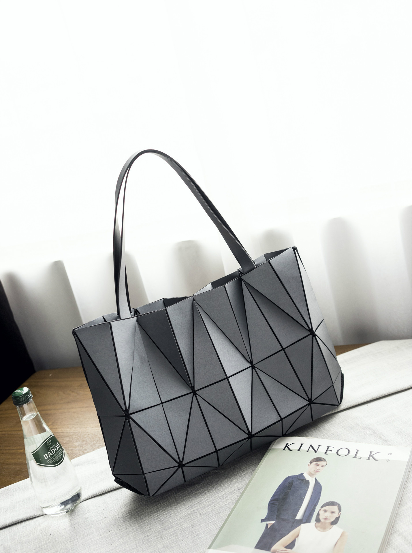 0 款式 女式手提包 面料质地 pu 里料质地 涤纶 箱包形状