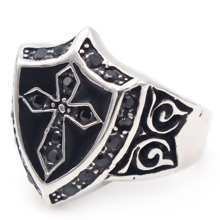 rc172外贸欧美复古男士钛钢戒指 霸气钢戒 盾牌十字镶黑宝石戒指