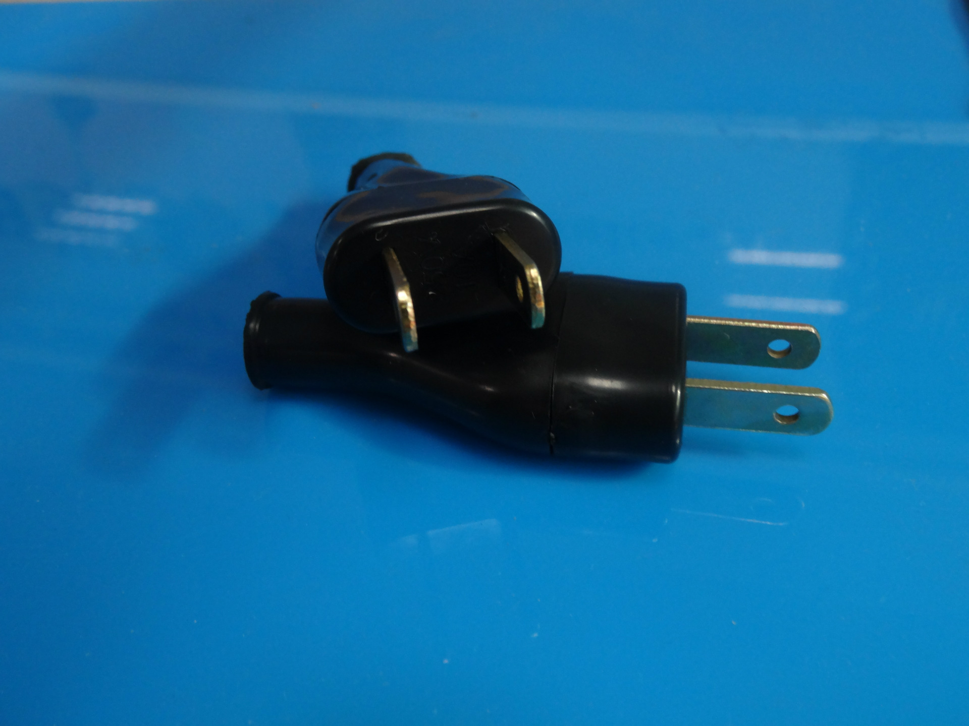 大量现货供应2脚插头 二插头可拆10a 250v电源插头工业插头